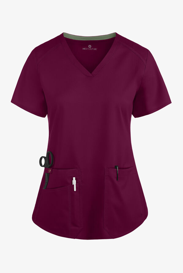 Blusa m&eacute;dica Med Couture Touch STRETCH con cuello en V, paneles laterales acanalados, fald&oacute;n camisero y 3 bolsillos para mujer - Wine - 1