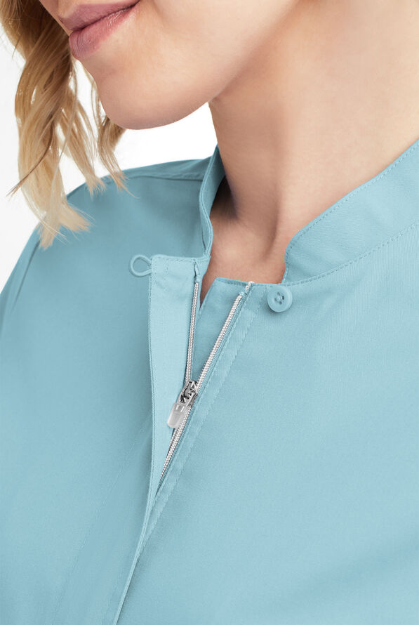 Blusa m&eacute;dica UA Butter-Soft STRETCH con cremallera y 6 bolsillos para mujer - Dew Drop - 3