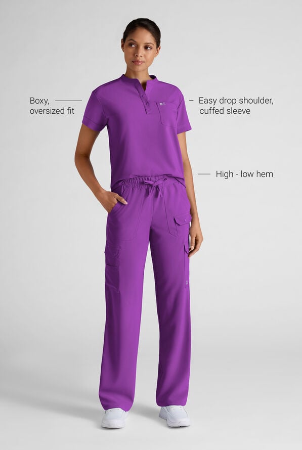 Blusa m&eacute;dica Easy STRETCH tipo henley con 1 bolsillo para mujer - Fresh Purple - 3