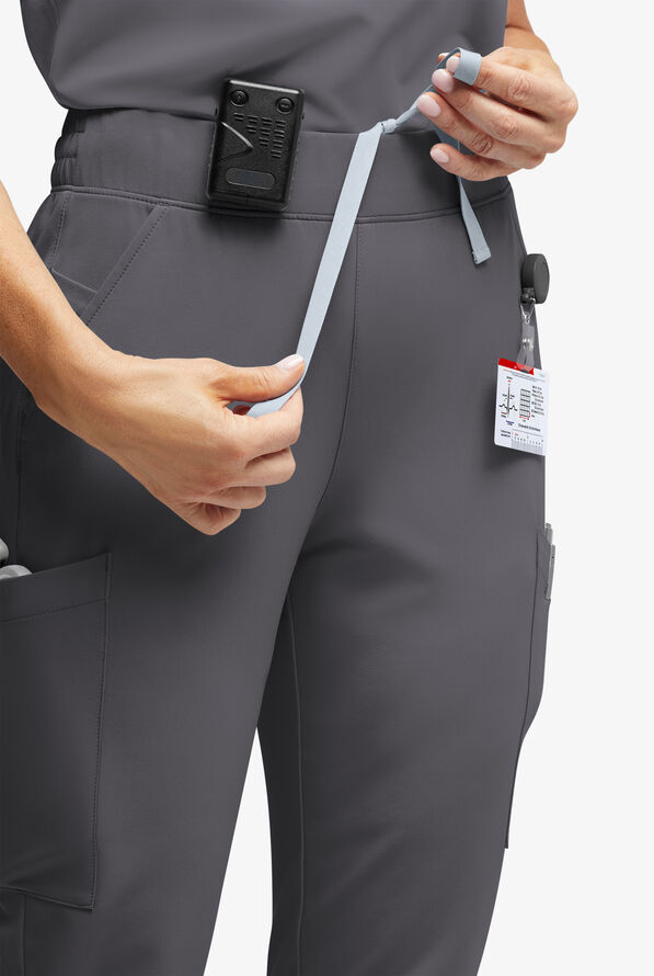 Pantalón médico ReSurge Amber estilo jogger con piernas pitillo y 7 bolsillos para mujer - Pewter - 3