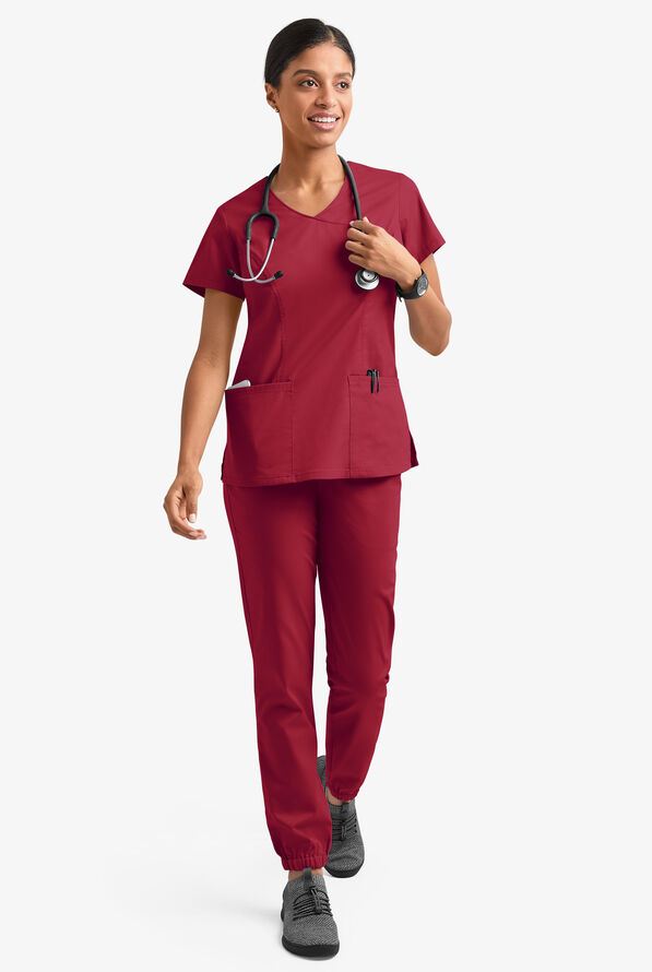 Blusa m&eacute;dica UA Butter-Soft STRETCH estilo cruzado con cuello en V y 3 bolsillos para mujer - Ruby - 6
