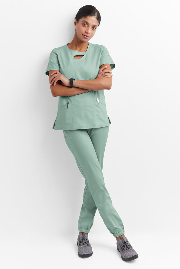 Blusa m&eacute;dica Butter-Soft STRETCH con cuello asim&eacute;trico tipo ojo de cerradura y 2 bolsillos para mujer - Eucalyptus Leaf - 4