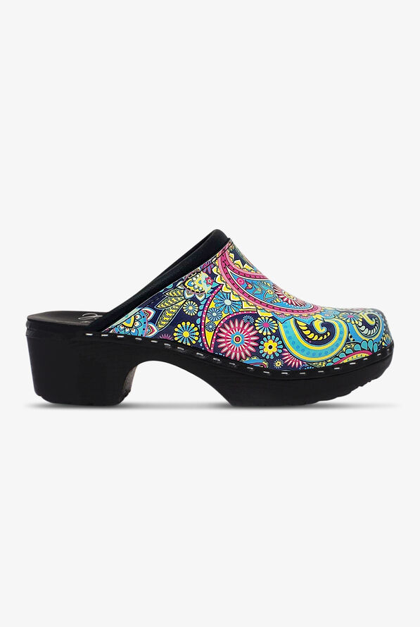 backless nursing clogs