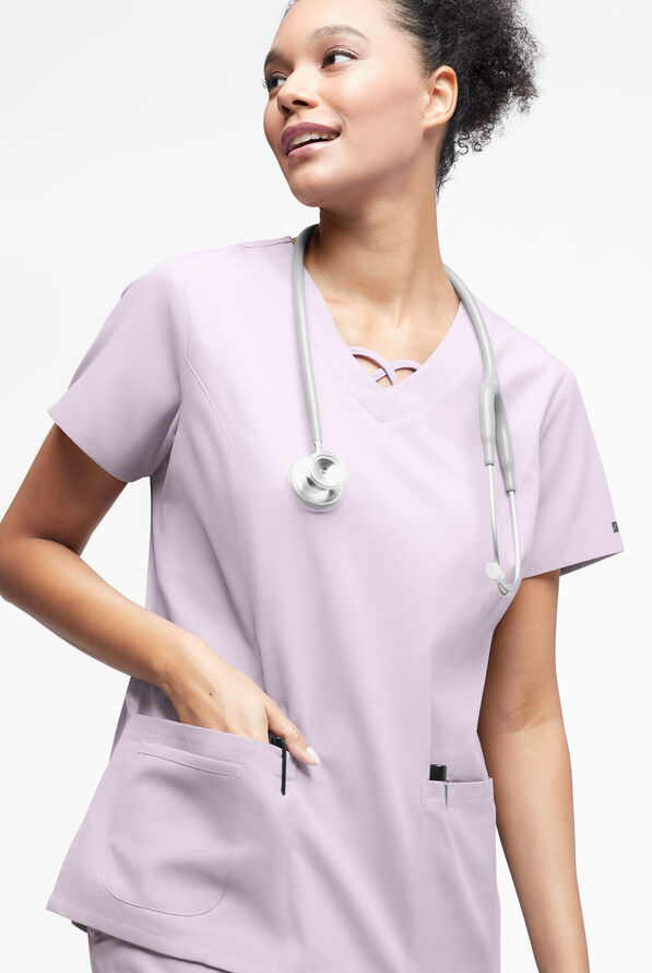 Blusa médica Butter-Soft Originals con cuello entrecruzado y 3 bolsillos para mujer - Orchid Petal - 2