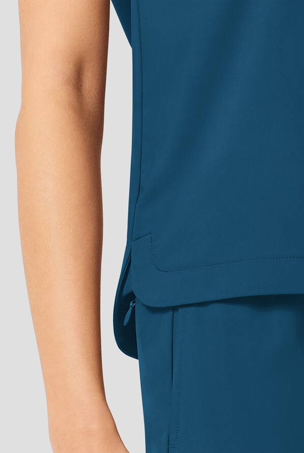 Blusa m&eacute;dica Infinity Pursuit STRETCH con cuello en V de punto acanalado y 1 bolsillo para mujer - Caribbean Blue - 6