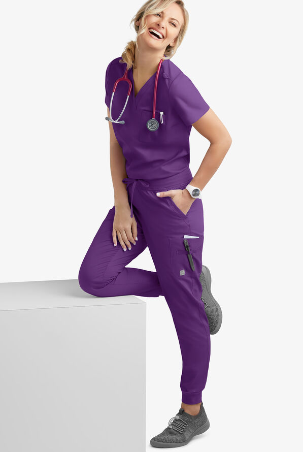 Blusa médica UA Butter-Soft STRETCH con cuello en V y 1 bolsillo para mujer - Eggplant - 2