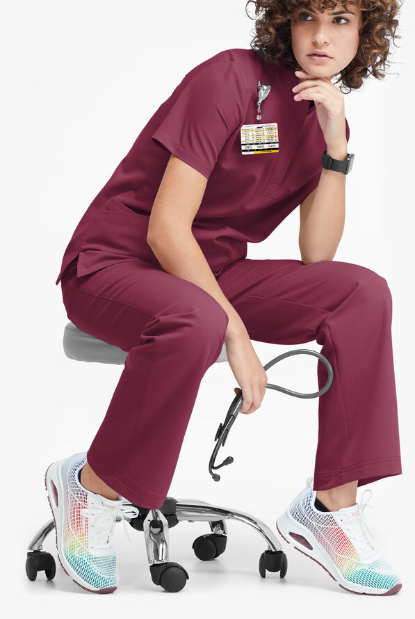 Pantalón médico MOVEMENT by Butter-Soft Mira con piernas anchas y 6 bolsillos para mujer - Wine - 4