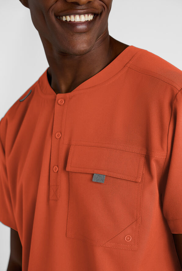 Camisa médica Grey's Anatomy™ by Barco Emerge Rhodes STRETCH estilo Henley con cuello redondo y 1 bolsillo para hombre - Warm Sienna - 2