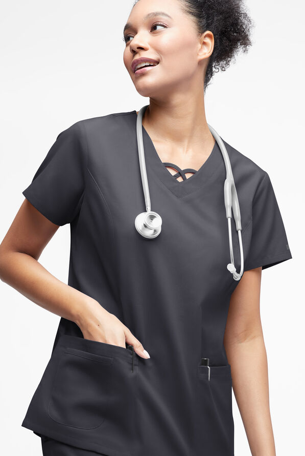 Blusa médica Butter-Soft Originals con cuello entrecruzado y 3 bolsillos para mujer - Pewter - 2
