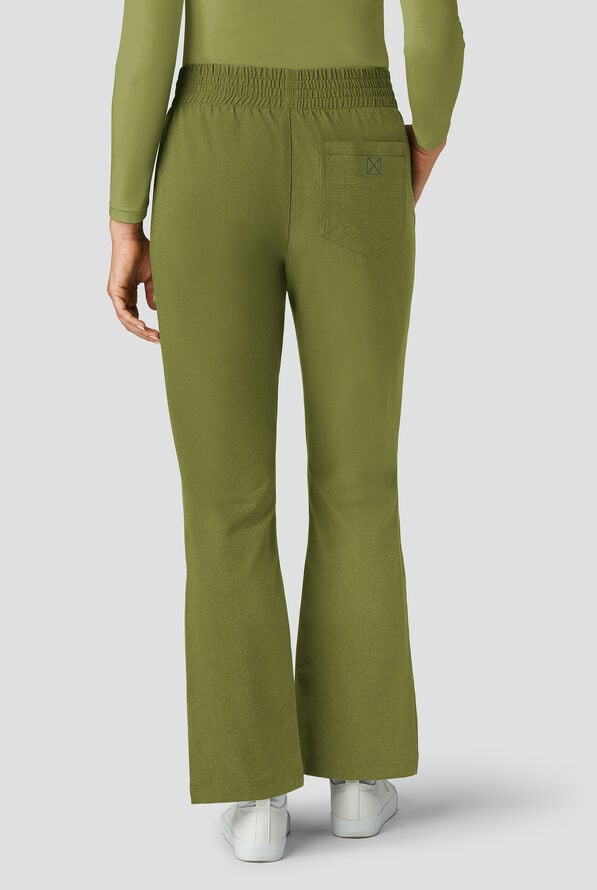 Pantalón médico koi Solis Rory STRETCH Petite con piernas acampanadas y 7 bolsillos para mujer - Martini Olive - 3