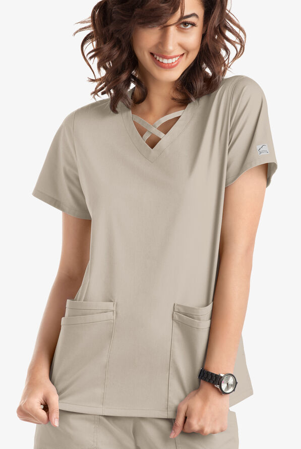 Blusa m&eacute;dica UA Butter-Soft STRETCH con lazos entrecruzados y 4 bolsillos para mujer - Warm Sand - 2