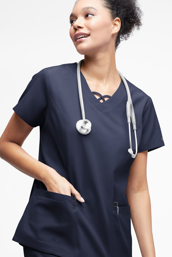 Blusa médica Butter-Soft Originals con cuello entrecruzado y 3 bolsillos para mujer - Navy - 2