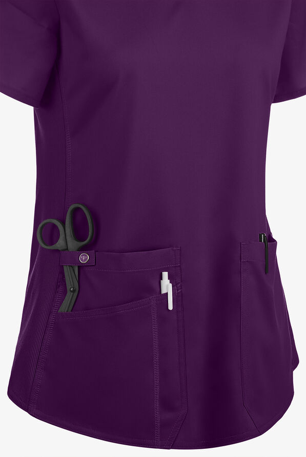 Blusa m&eacute;dica Med Couture Touch STRETCH con cuello en V, paneles laterales acanalados, fald&oacute;n camisero y 3 bolsillos para mujer - Eggplant - 3