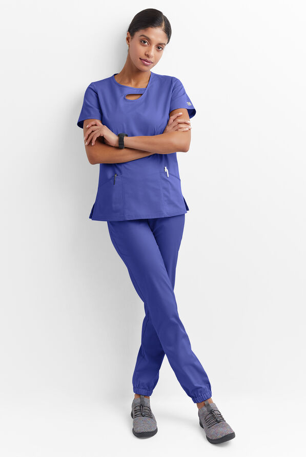 Blusa m&eacute;dica Butter-Soft STRETCH con cuello asim&eacute;trico tipo ojo de cerradura y 2 bolsillos para mujer - Amparo Blue - 4