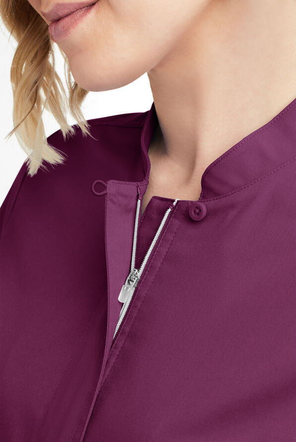 Blusa m&eacute;dica UA Butter-Soft STRETCH con cremallera y 6 bolsillos para mujer - Wine - 3
