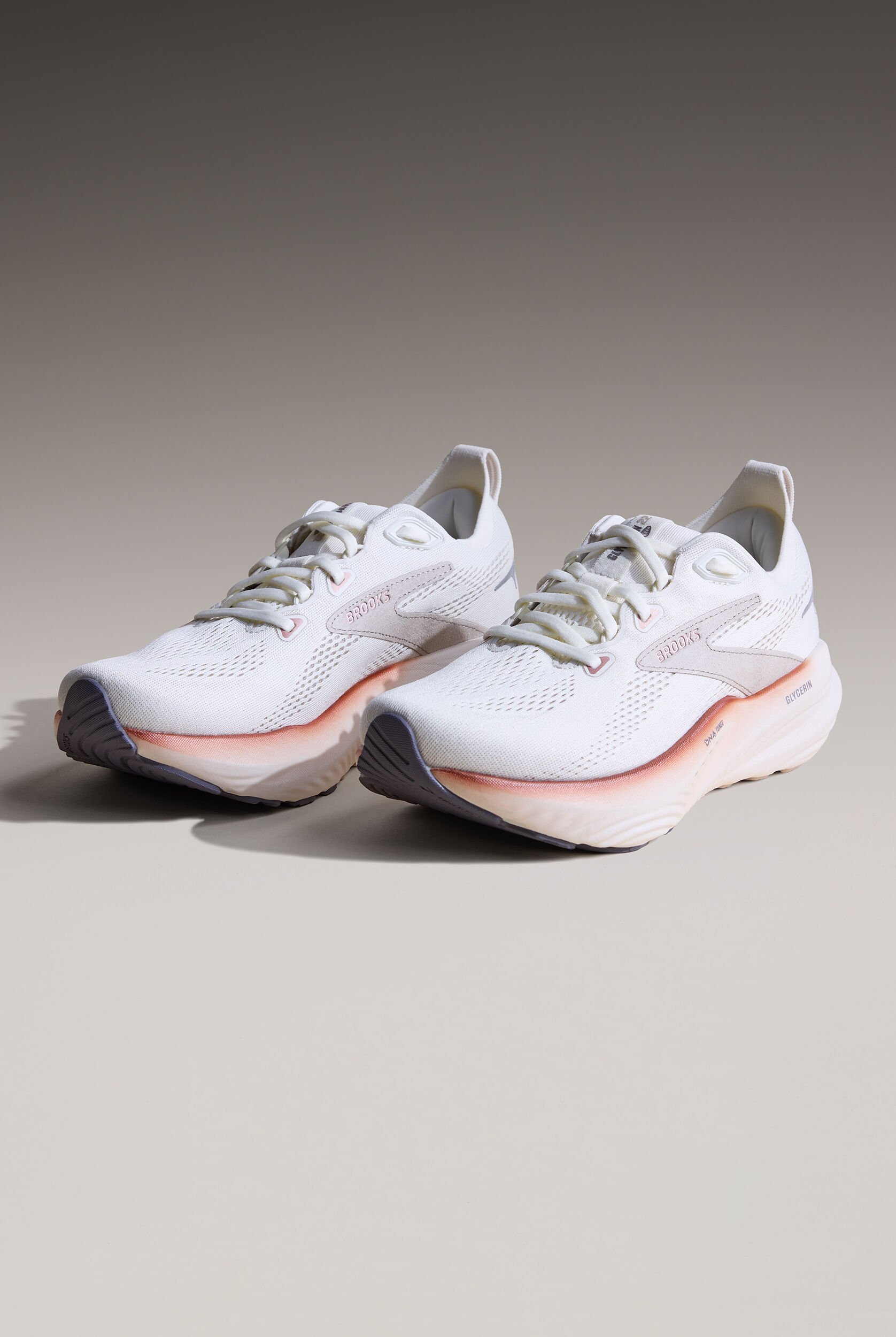 Brooks Women's Glycerin 22 Coconut/Chateau/Rose Athletic Lace Up