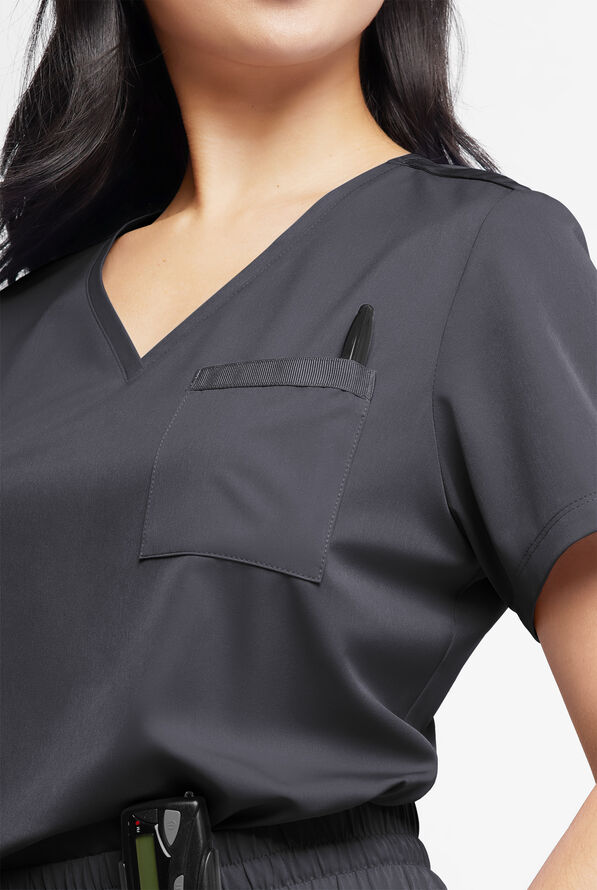 Blusa médica WhisperLite Zora Stretch con cuello en V y 2 bolsillos para mujer - Pewter - 4