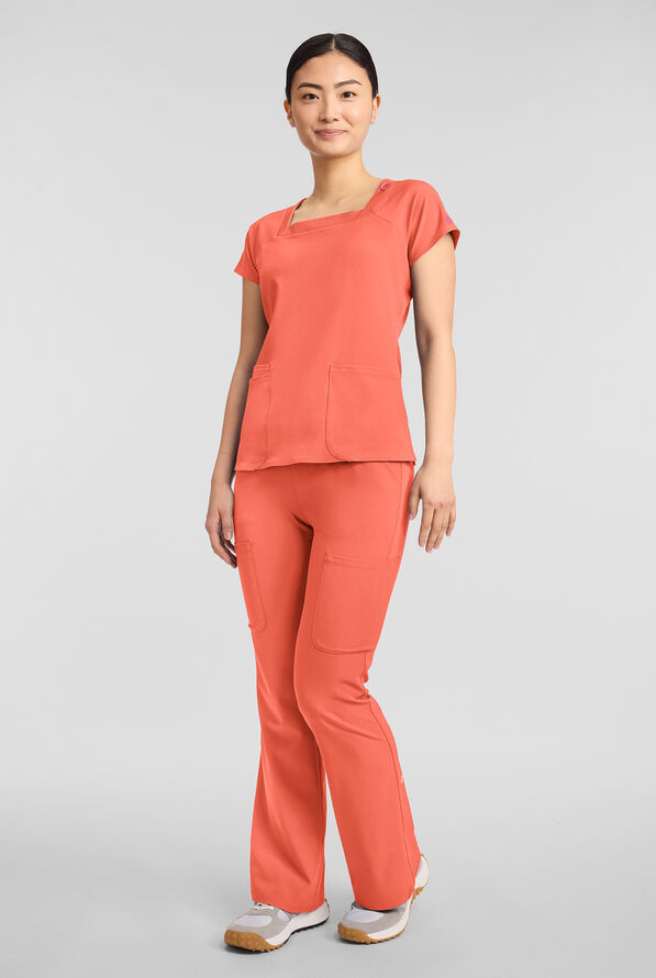 Blusa m&eacute;dica Med Couture Amp STRETCH con cuello cuadrado y 3 bolsillos para mujer - Coral Fusion - 2
