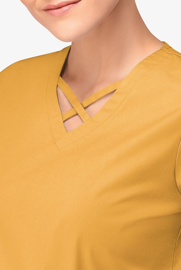 Blusa m&eacute;dica UA Butter-Soft STRETCH con lazos entrecruzados y 4 bolsillos para mujer - Apricot Sunset - 3