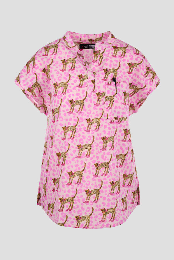 Blusa médica estampada koi Lite Cheetah In Heels con cuello mao y 2 bolsillos para mujer - null - 1