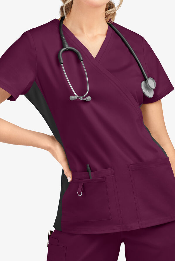 Blusa m&eacute;dica Butter-Soft STRETCH con paneles laterales de punto tejido y 3 bolsillos para mujer - Wine/Black - 4