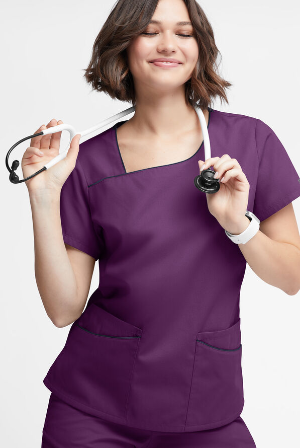 Blusa médica Butter-Soft Originals con cuello asimétrico y 4 bolsillos para mujer - Eggplant/Navy - 2