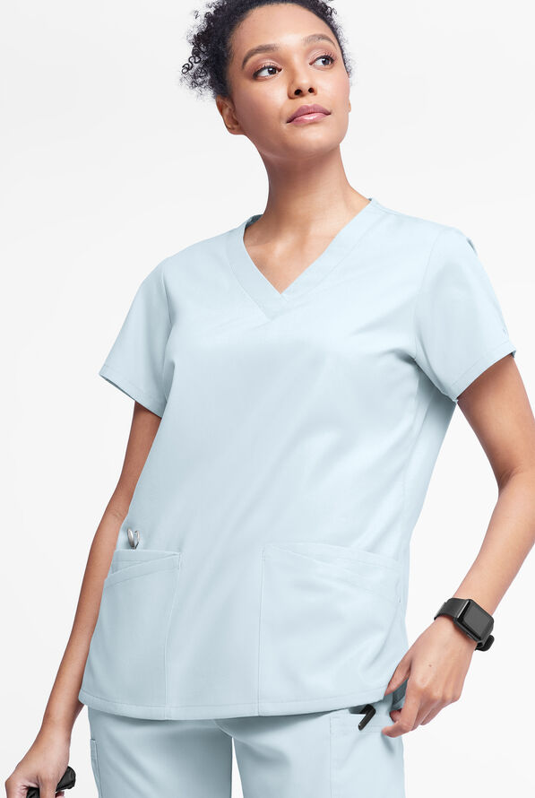 Blusa médica Butter-Soft Originals con cuello en V y 6 bolsillos para mujer - Morning Dew - 2