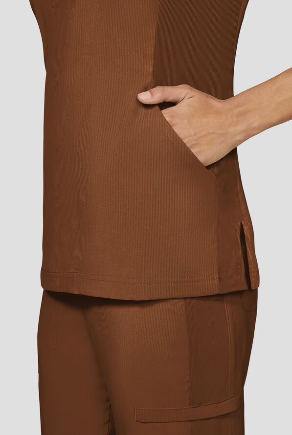 Blusa m&eacute;dica koi Lite&trade; Lilias con cuello coraz&oacute;n con muesca y 2 bolsillos para mujer - Walnut - 6