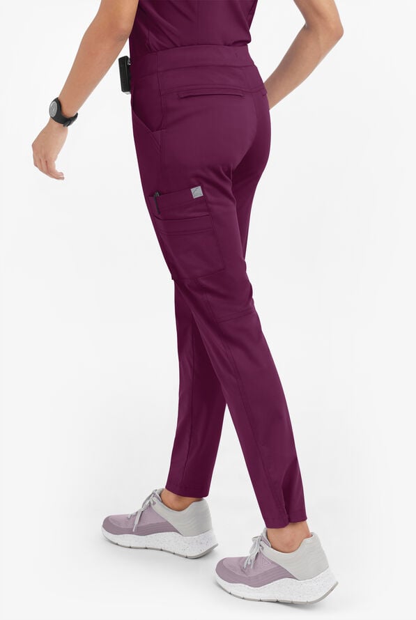 Pantal&oacute;n m&eacute;dico UA Butter-Soft STRETCH estilo cargo con 10 bolsillos para mujer - Wine - 4