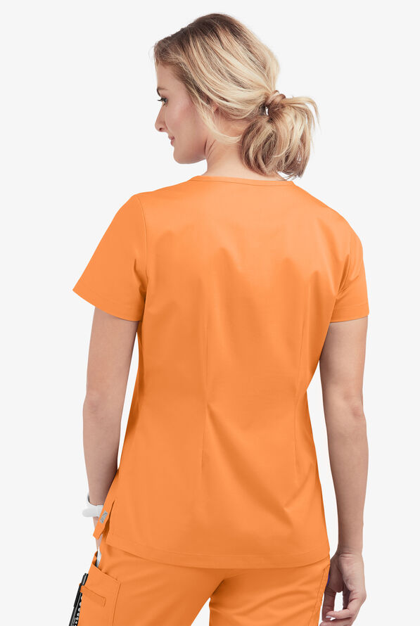 Blusa m&eacute;dica Butter-Soft STRETCH con cuello en V y 2 bolsillos para mujer - Apricot Crush - 4