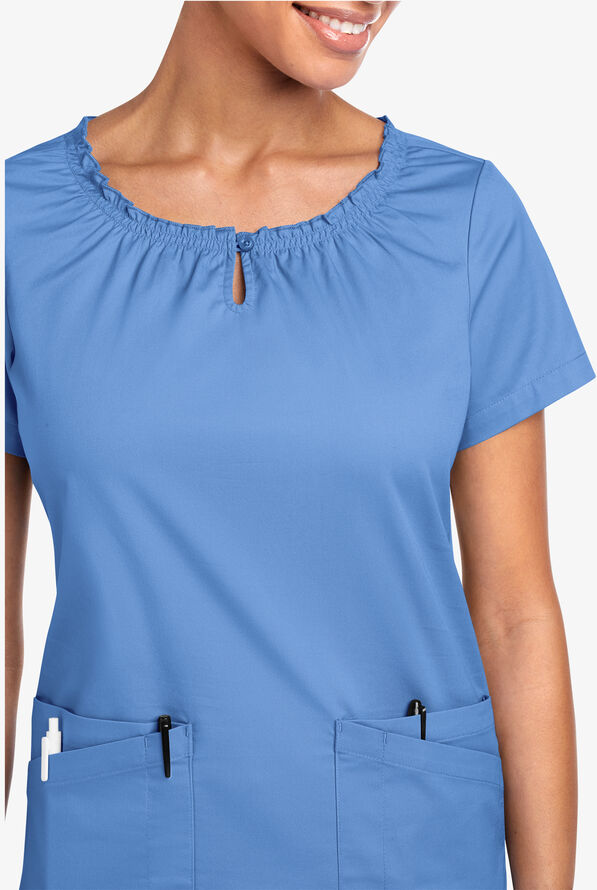 Blusa m&eacute;dica UA Butter-Soft STRETCH estilo campesina con mangas cortas y 6 bolsillos para mujer - Ceil Blue - 3