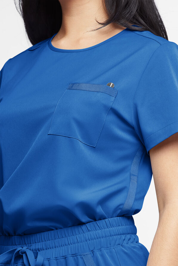 Blusa médica WhisperLite Lyra Stretch con cuello redondeado y 2 bolsillos para mujer - Royal - 4
