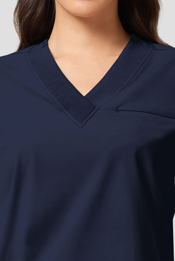 Blusa m&eacute;dica Infinity Pursuit STRETCH con cuello en V de punto acanalado y 1 bolsillo para mujer - Navy - 3
