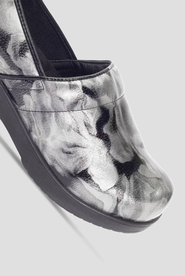 Savvy Brandy Pewter Wave Nursing Shoes - null - 3