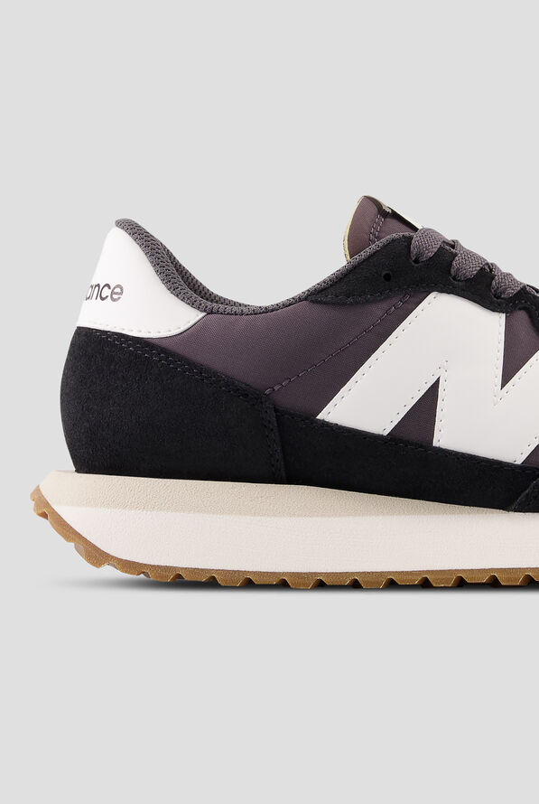 New Balance Women's 237 Black / Magnet / Sea Salt Athletic Lace Up Shoes - null - 4