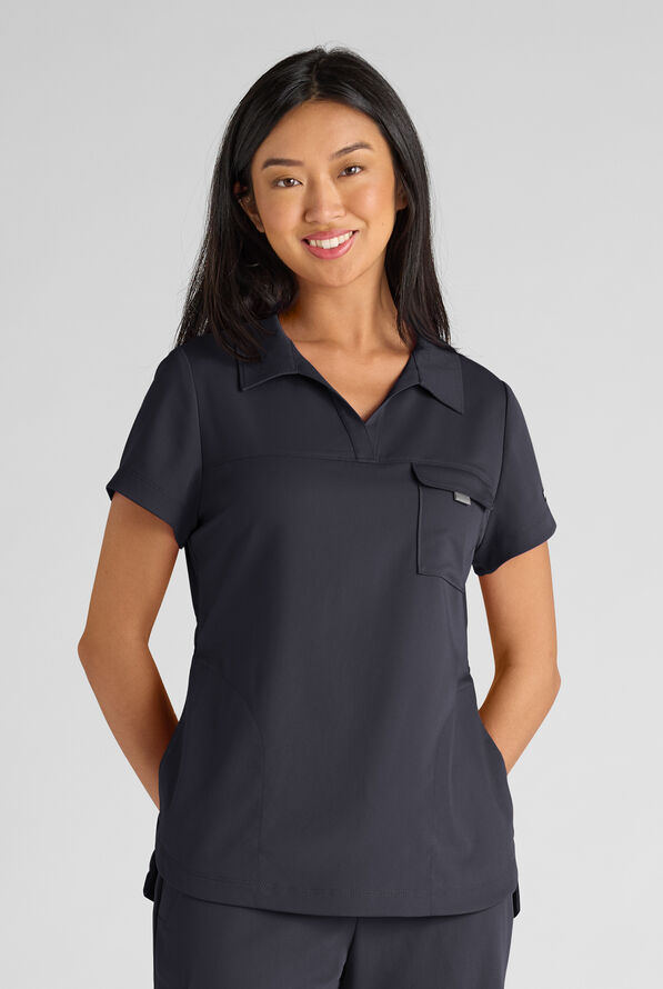 Blusa médica Grey's Anatomy by Barco Emerge Emery STRETCH con cuello en V tipo camisero y 3 bolsillos para mujer - Steel Gray - 1