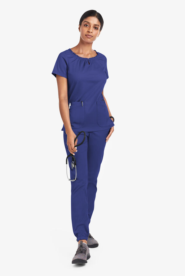 Blusa m&eacute;dica UA Butter-Soft STRETCH estilo campesina con mangas cortas y 6 bolsillos para mujer - Galaxy - 2