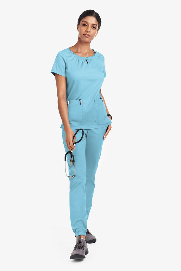 Blusa médica UA Butter-Soft STRETCH estilo campesina con mangas cortas y 6 bolsillos para mujer - Poolside View - 2