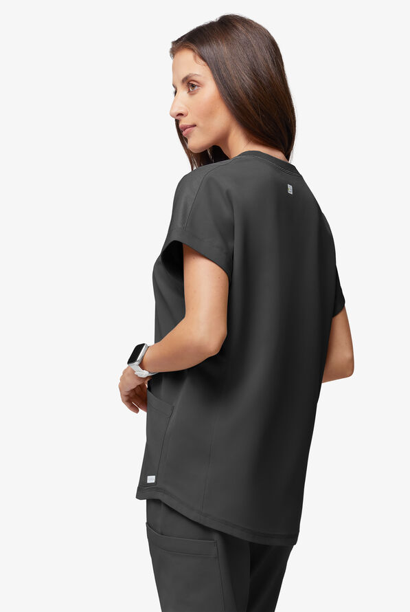 Blusa médica ReSurge con cuello redondeado y mangas dolmán para mujer - Black - 3