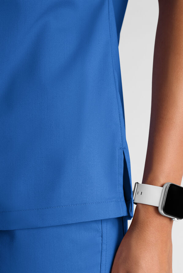 Blusa médica UA Butter-Soft STRETCH con cuello en V y 1 bolsillo para mujer - Royal - 5