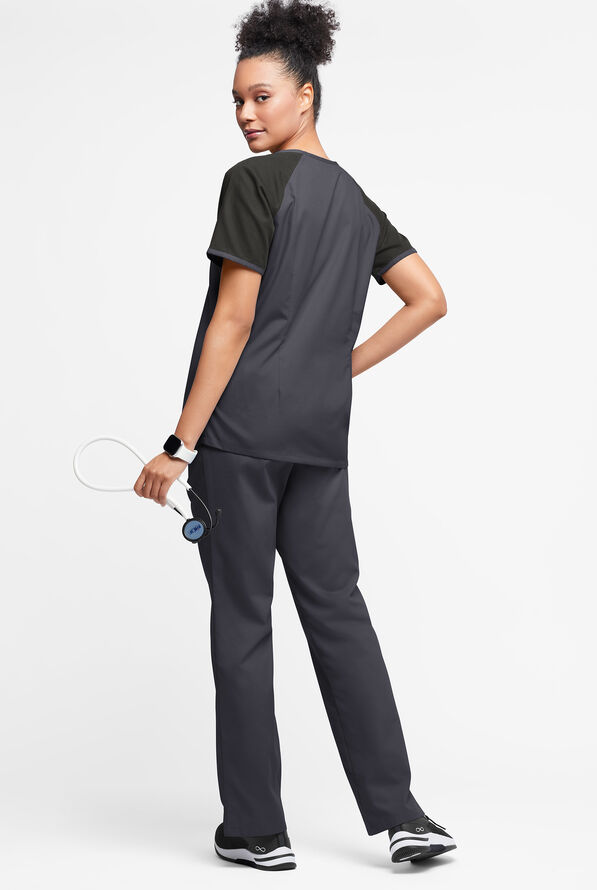 Blusa m&eacute;dica Butter-Soft Originals Tri-Colorblock con cuello ojo de cerradura y 3 bolsillos para mujer - Pewter/Silver/Black - 4