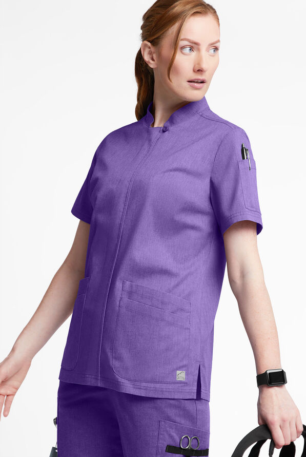 Blusa m&eacute;dica UA Butter-Soft STRETCH con cremallera y 6 bolsillos para mujer - Sparkling Grape Heather - 4