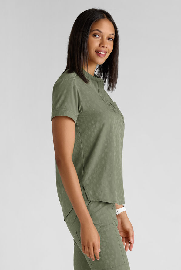 Blusa m&eacute;dica Easy STRETCH Jacquard Bella estilo Henley con 1 bolsillo para mujer - Olive Leaf - 5