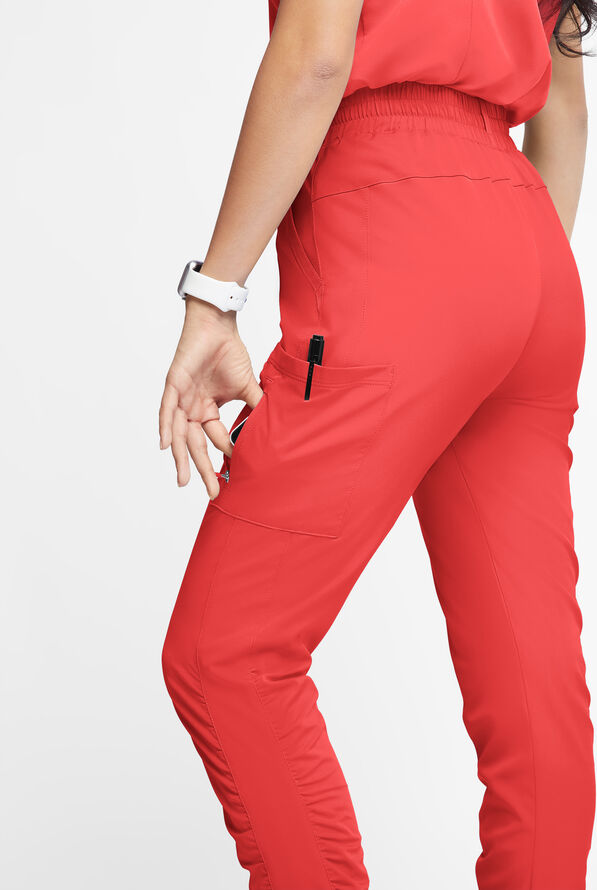 Pantalón médico WhisperLite Calla Petite estilo cargo con pierna fruncida y 6 bolsillos para mujer - Radiant Red - 3