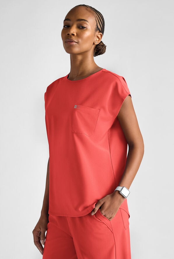 Blusa m&eacute;dica Easy STRETCH Gracie con cuello redondo y mangas dolm&aacute;n para mujer - Spiced Coral - 3