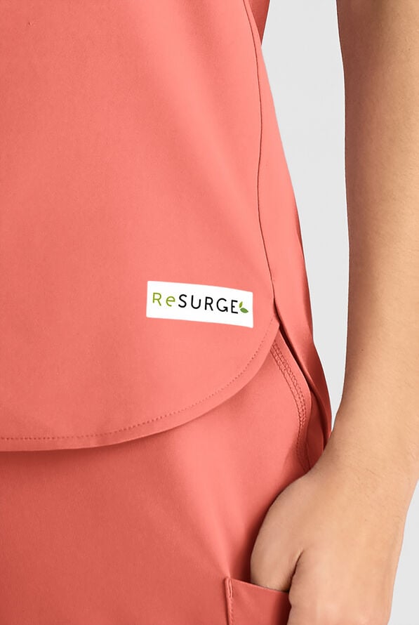 Blusa m&eacute;dica ReSurge Citrine con cuello redondo y 1 bolsillo para mujer - Chilled Guava - 6