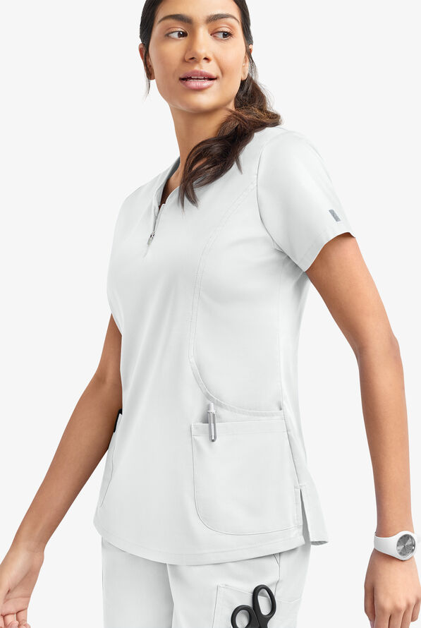 Blusa m&eacute;dica UA Butter-Soft STRETCH con cremallera en el cuello curvo y 4 bolsillos para mujer - White - 3