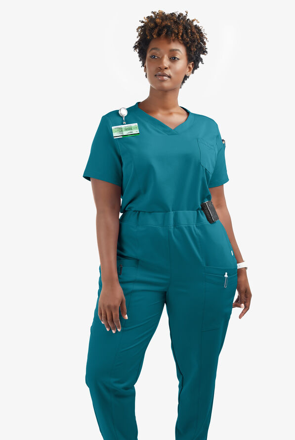 Pantal&oacute;n m&eacute;dico ReSurge by Butter-Soft Petite estilo jogger con 8 bolsillos para mujer **Ligeramente IRREGULAR** - Caribbean Blue - 5