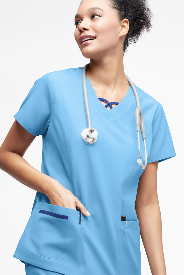 Blusa médica Butter-Soft Originals con cuello entrecruzado en contraste y 3 bolsillos para mujer - Blue Oasis/Galaxy - 2