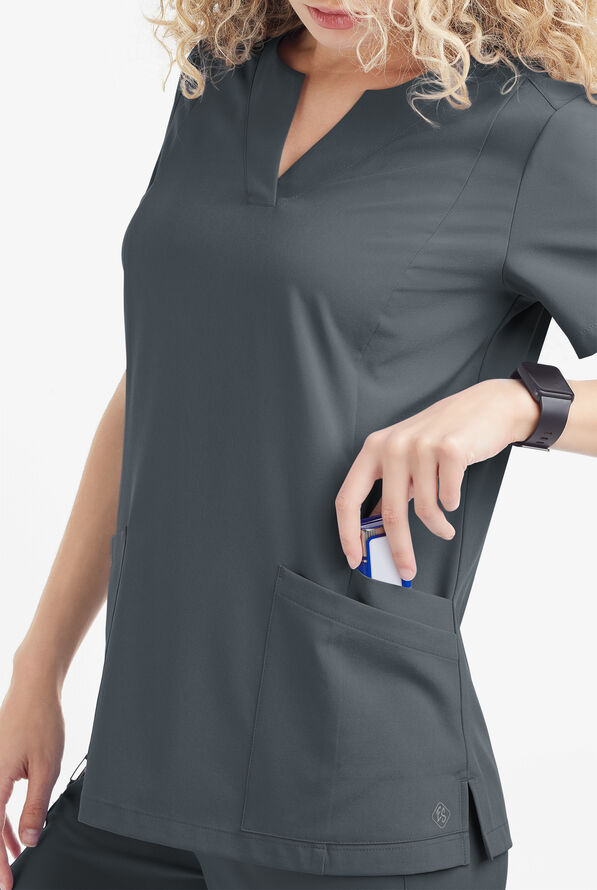 Blusa m&eacute;dica Easy STRETCH Chrisette de corte moderno con 4 bolsillos y escote femenino para mujer - Pewter - 3